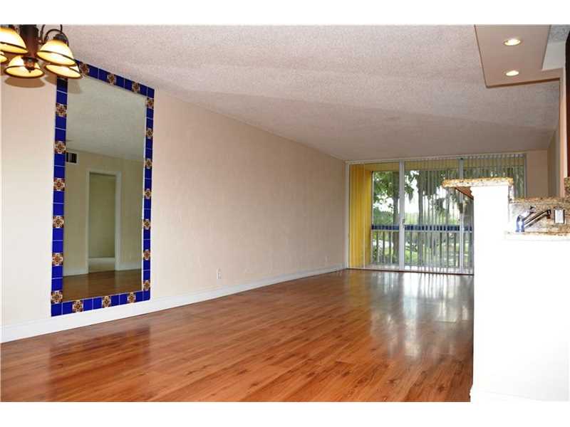 7091Environ Blvd, Lauderhill, FL 33319