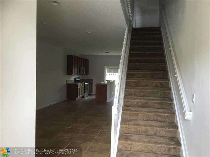 5906 WOODLANDS BLVD 5906, Tamarac, FL 33319
