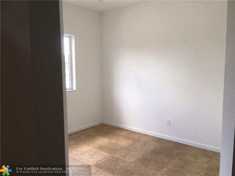 5906 WOODLANDS BLVD 5906, Tamarac, FL 33319