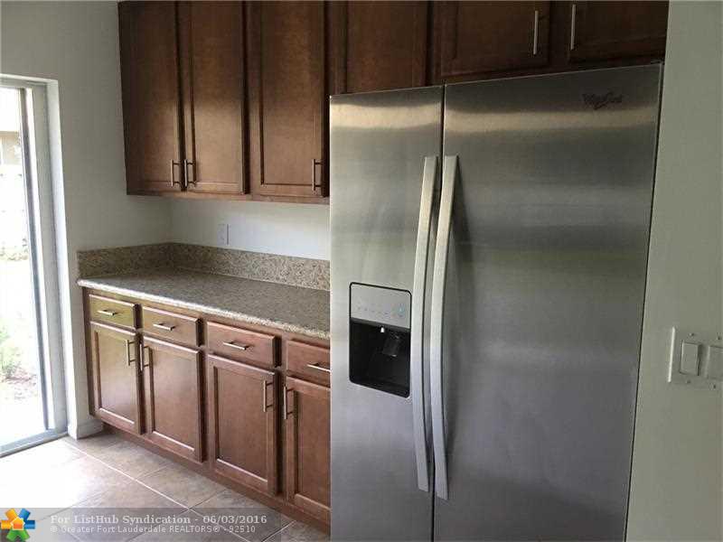 5906 WOODLANDS BLVD 5906, Tamarac, FL 33319