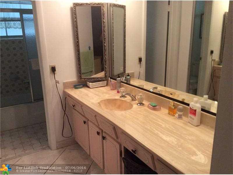 4281 NW 41st St 211, Lauderdale Lakes, FL 33319