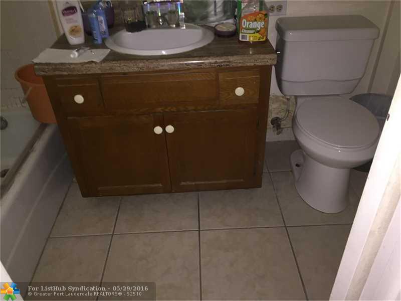 3690 Inverrary Dr 3M, Lauderhill, FL 33319