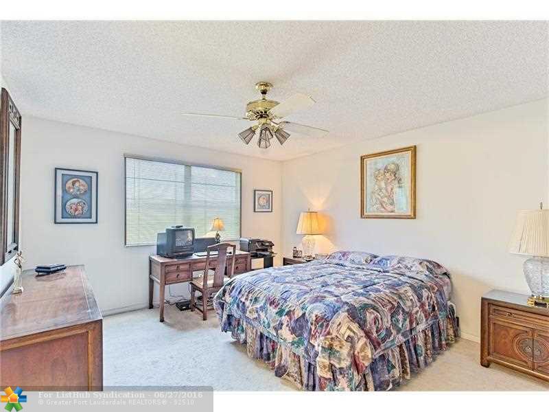 4965 E Sabal Palm Blvd 112, Tamarac, FL 33319