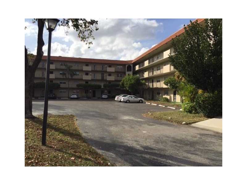 6260 South FALLS CIRCLE DR, Lauderhill, FL 33319