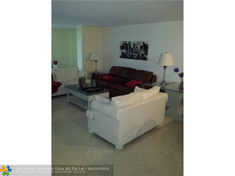 3660 Inverrary Dr # 1A, Lauderhill, FL 33319