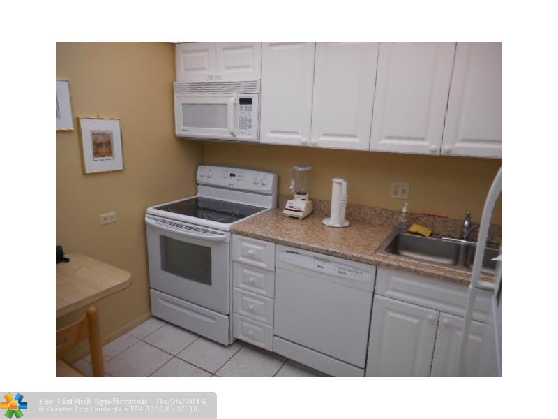3660 Inverrary Dr 2I, Lauderhill, FL 33319