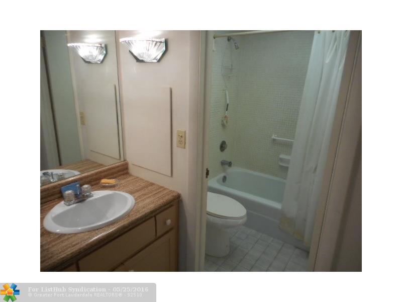 3660 Inverrary Dr 2I, Lauderhill, FL 33319