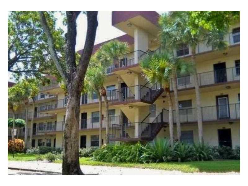 3361 NW 47th Ter 425, Lauderdale Lakes, FL 33319