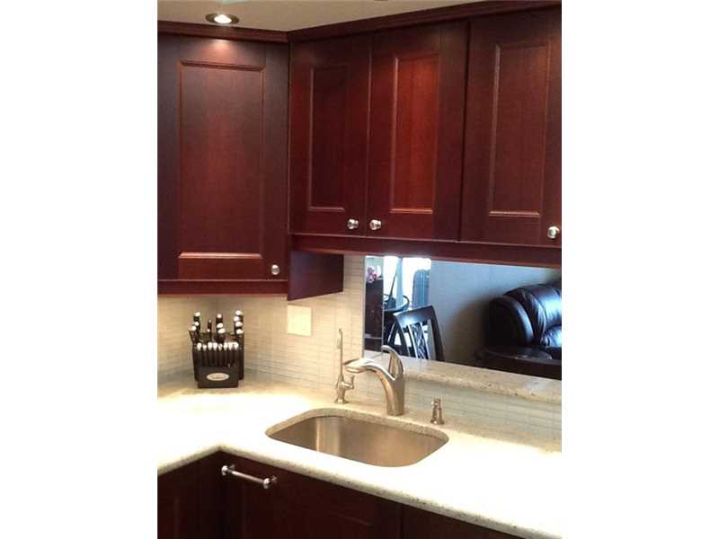 3361 NW 47th Ter 425, Lauderdale Lakes, FL 33319