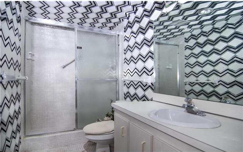 4160 Inverrary Dr # 511, Lauderhill, FL 33319