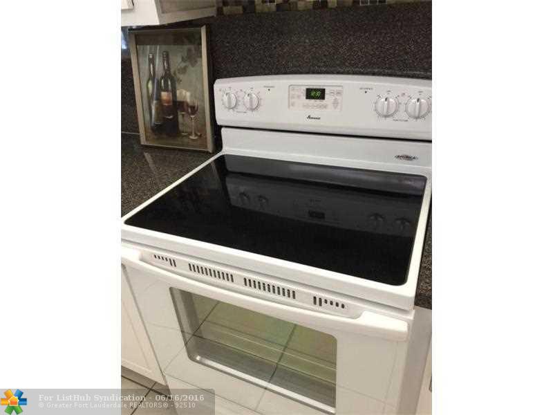 5860 NW 44th St 110, Lauderhill, FL 33319