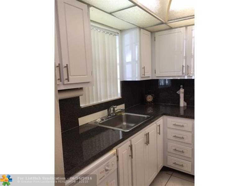 5860 NW 44th St 110, Lauderhill, FL 33319
