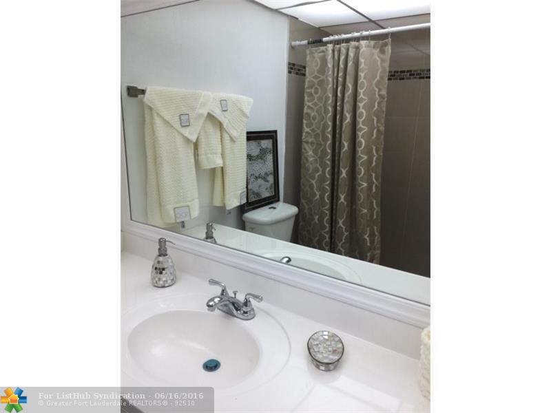 5860 NW 44th St 110, Lauderhill, FL 33319