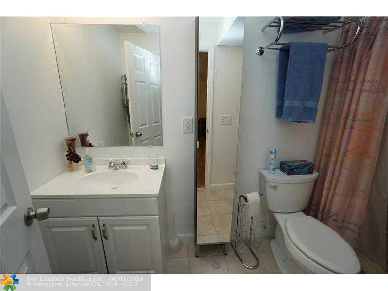 3511 Inverrary Dr 108, Lauderhill, FL 33319