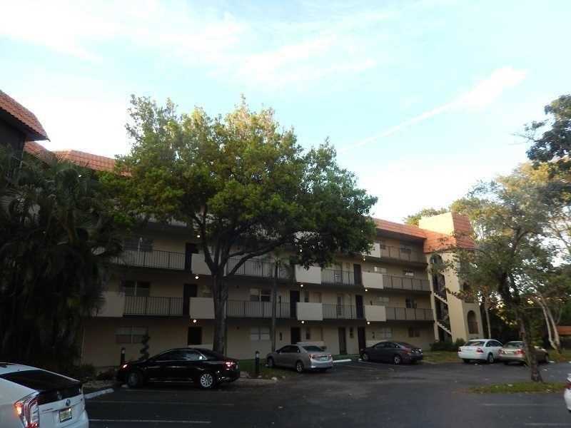 6001 N Falls Circle Dr, Lauderhill, FL 33319
