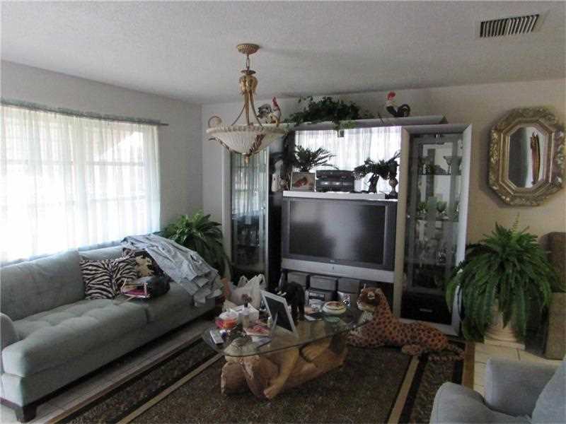4105 NW 47th Ct, Tamarac, FL 33319