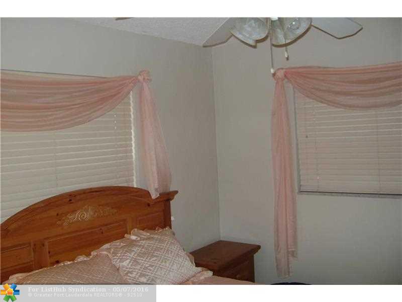 4720 NW 44th St, Tamarac, FL 33319