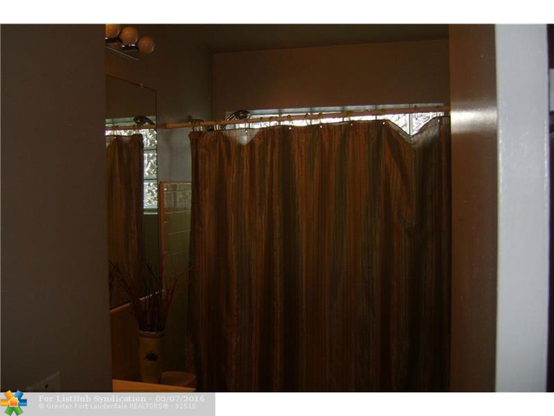 4720 NW 44th St, Tamarac, FL 33319