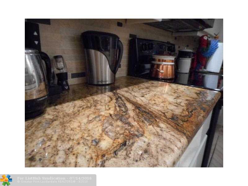 3730 Inverrary Dr 2p, Lauderhill, FL 33319