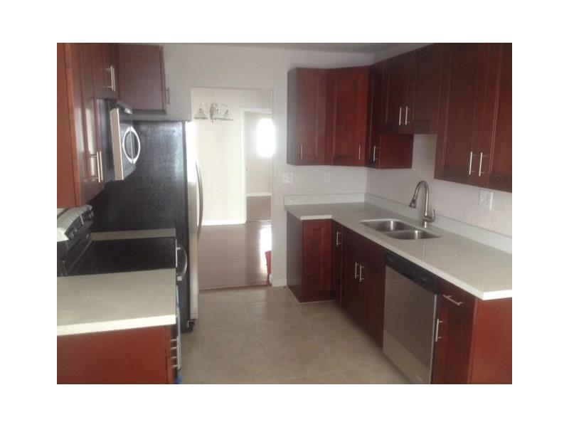 4153 Northwest 52nd Ave, Lauderdale Lakes, FL 33319