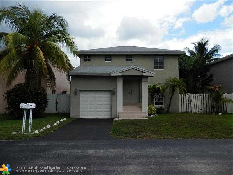 5840 Woodland Point Dr, Tamarac, FL 33319