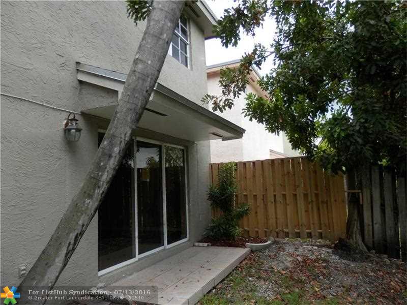 5840 Woodland Point Dr, Tamarac, FL 33319