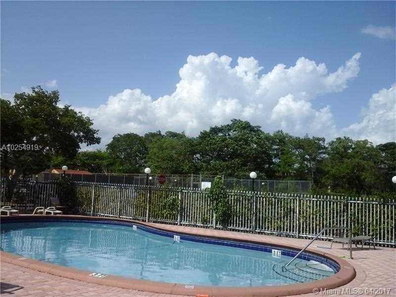 7900 South Colony Cir S, Tamarac, FL 33321