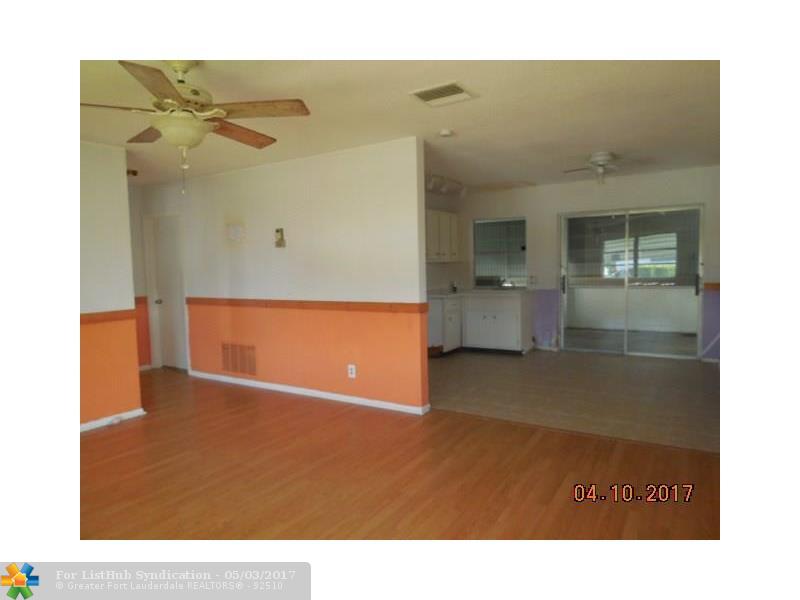 7116 NW 73rd St, Tamarac, FL 33321
