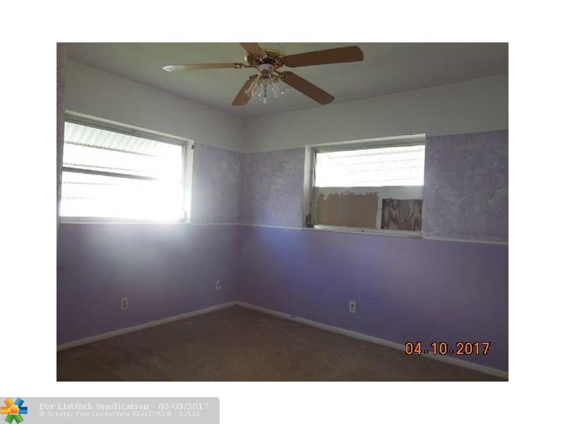7116 NW 73rd St, Tamarac, FL 33321