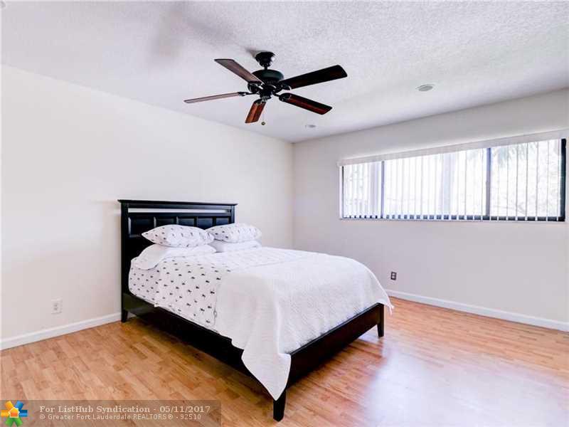 9415 W Mcnab Rd 9415, Tamarac, FL 33321