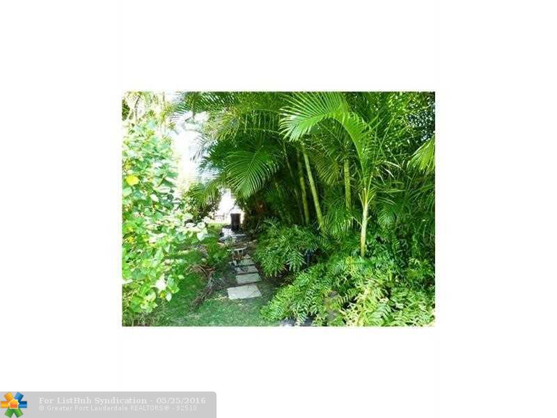 7105 NW 74TH PL, Tamarac, FL 33321