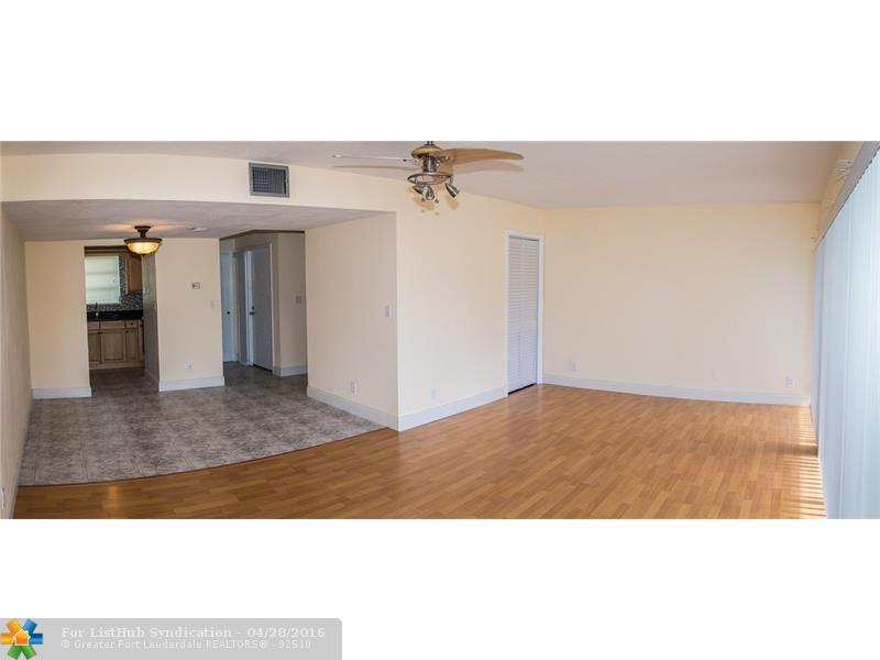 8005 LAGOS DE CAMPO BL 8005, Tamarac, FL 33321