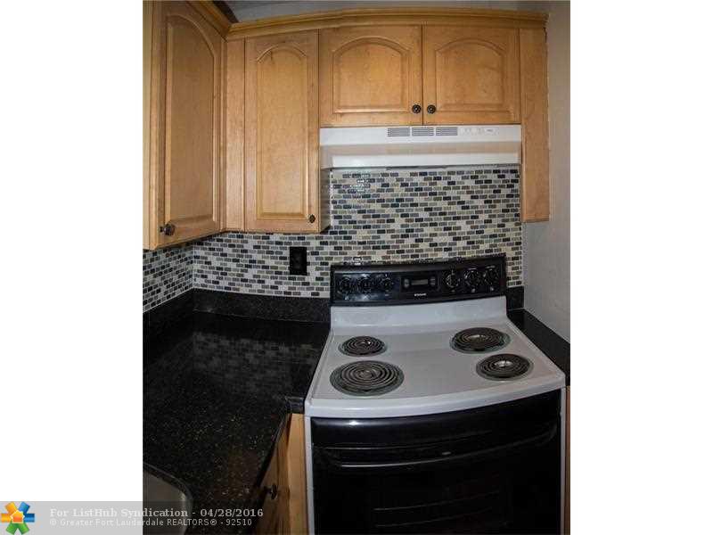 8005 LAGOS DE CAMPO BL 8005, Tamarac, FL 33321