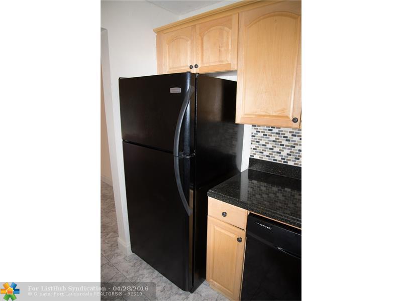 8005 LAGOS DE CAMPO BL 8005, Tamarac, FL 33321