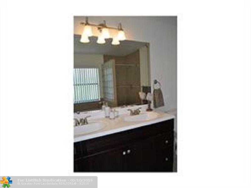7637 NW 88th Ln, Tamarac, FL 33321