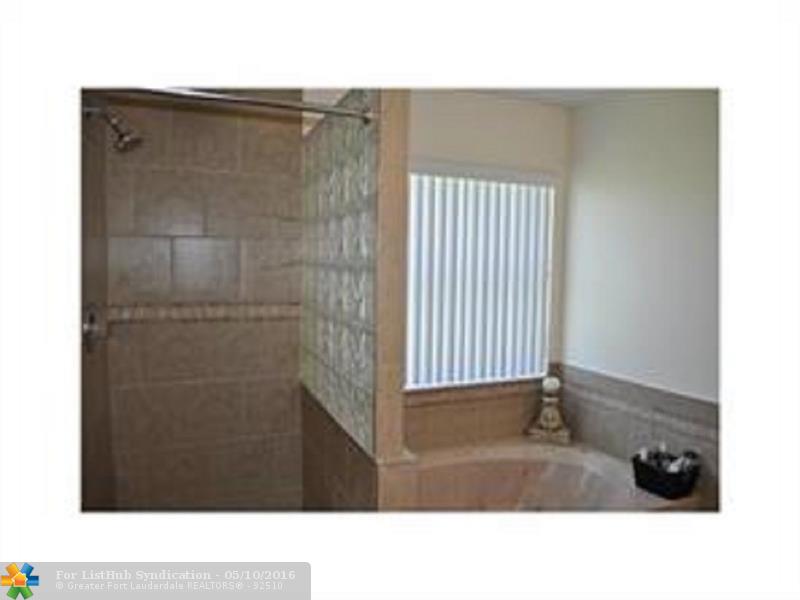 7637 NW 88th Ln, Tamarac, FL 33321