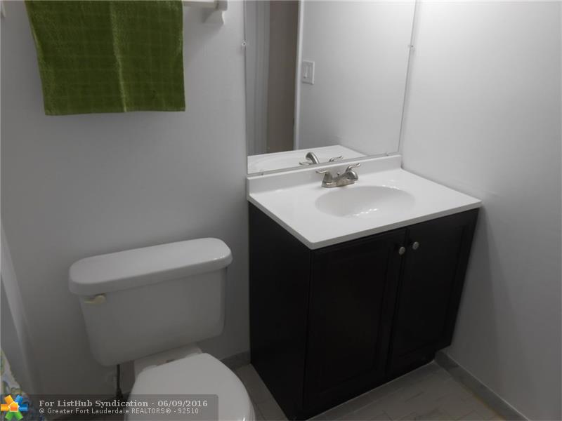 7901 S COLONY CIR S 210, Tamarac, FL 33321