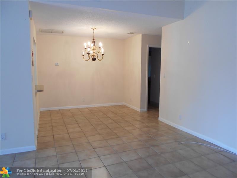 7035 Marlberry Ln 7035, Tamarac, FL 33321
