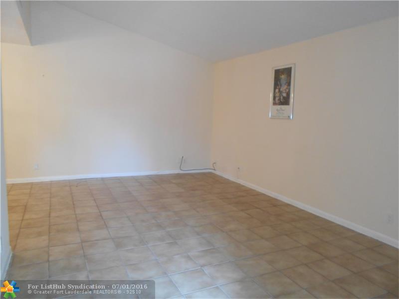 7035 Marlberry Ln 7035, Tamarac, FL 33321