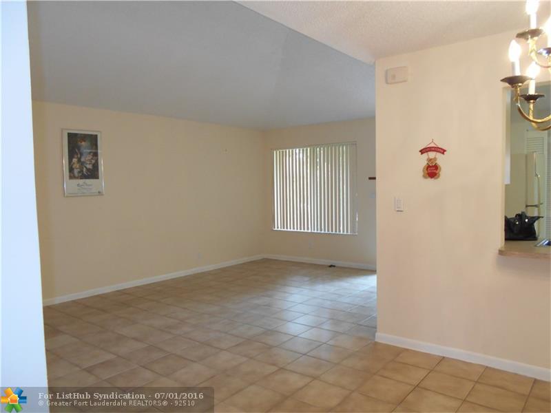 7035 Marlberry Ln 7035, Tamarac, FL 33321