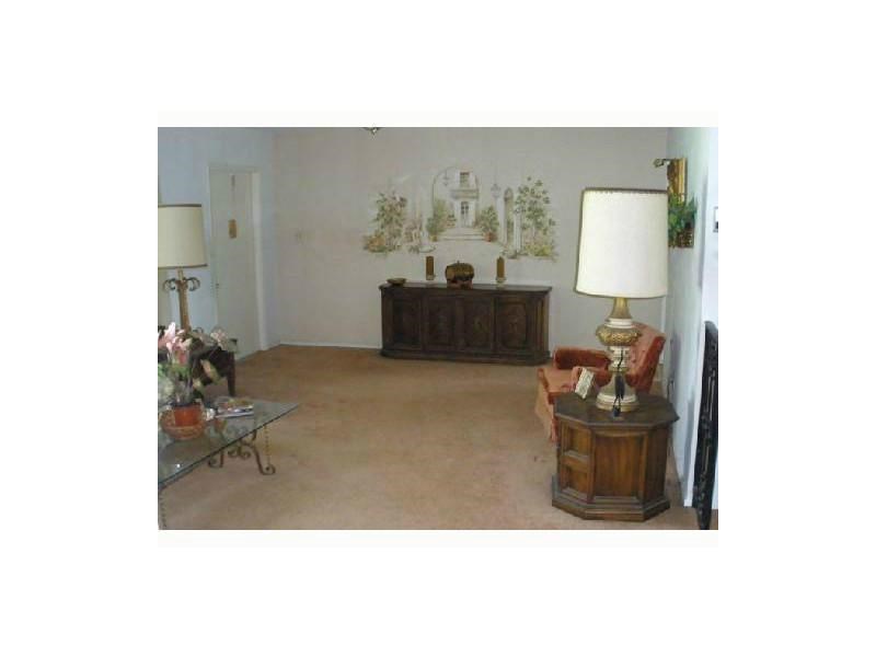 7314 NW 94 Avenue, Tamarac, FL 33321