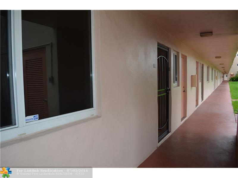 6401 N University Dr 104, Tamarac, FL 33321