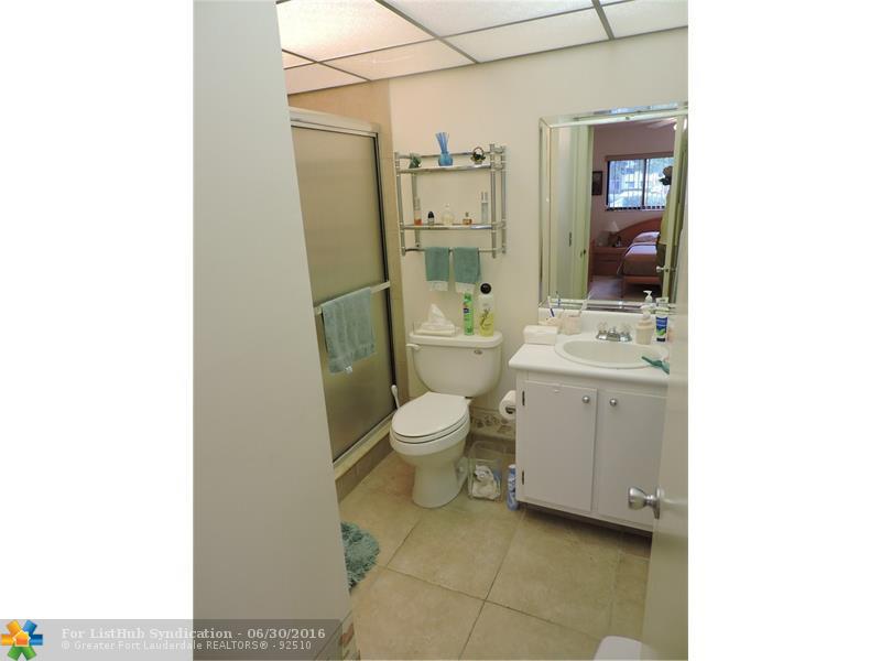 9630 S Belfort Cir 104, Tamarac, FL 33321