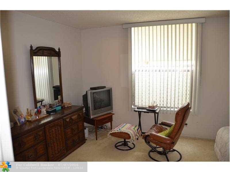 8301 Sands Point Blvd, Tamarac, FL 33321