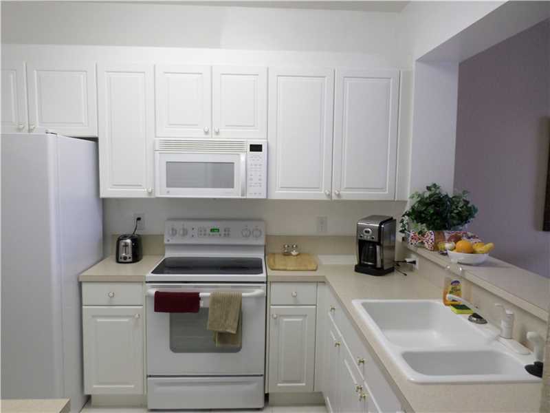 7735 Yardley Dr 211, Tamarac, FL 33321