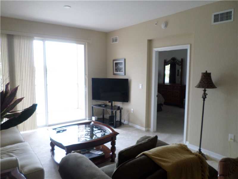 7735 Yardley Dr 211, Tamarac, FL 33321