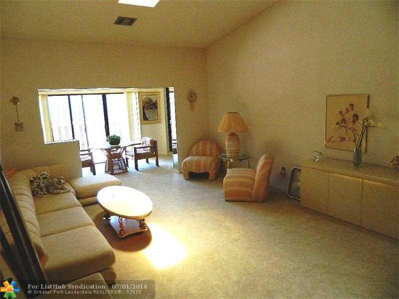 7530 NW 79th Ave 4S, Tamarac, FL 33321