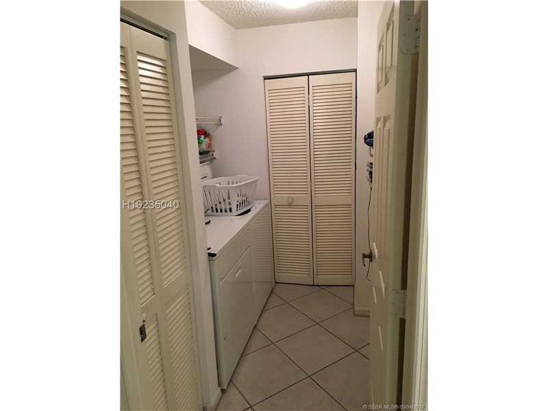 2541 North Nob Hill Rd, Sunrise, FL 33322