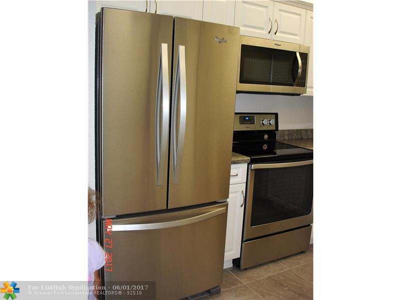 9310 sunrise lakes Blvd 203, Sunrise, FL 33322
