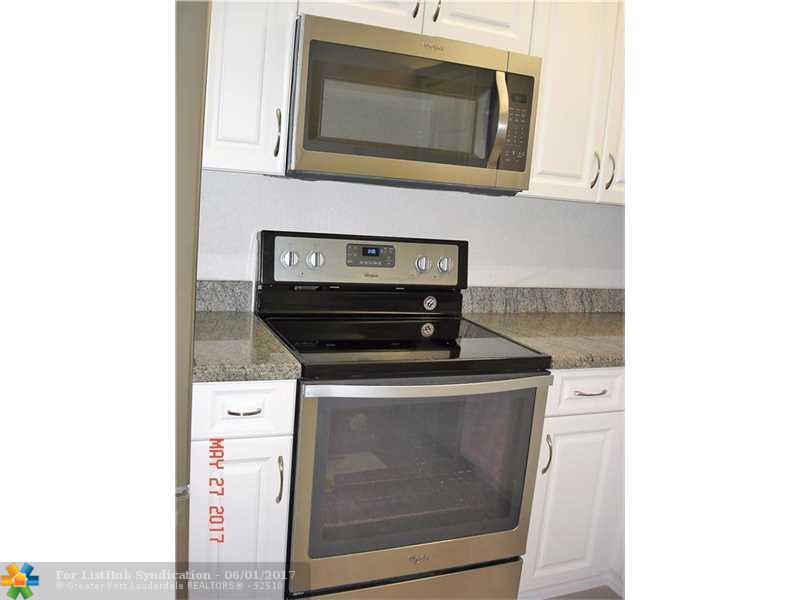 9310 sunrise lakes Blvd 203, Sunrise, FL 33322